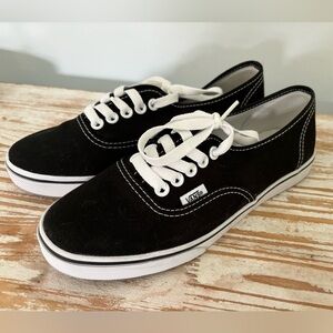 NEW Vans sneakers